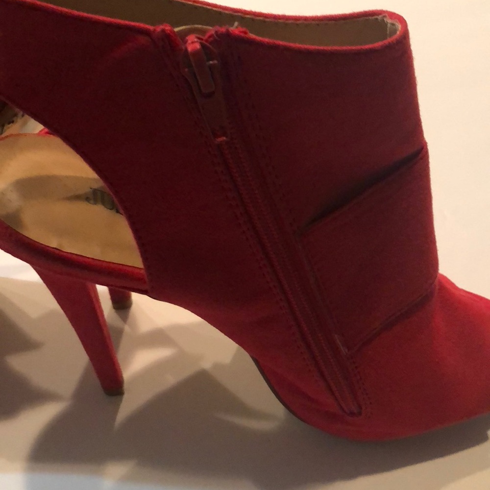 Red Heels 👠 - Picture 5 of 10